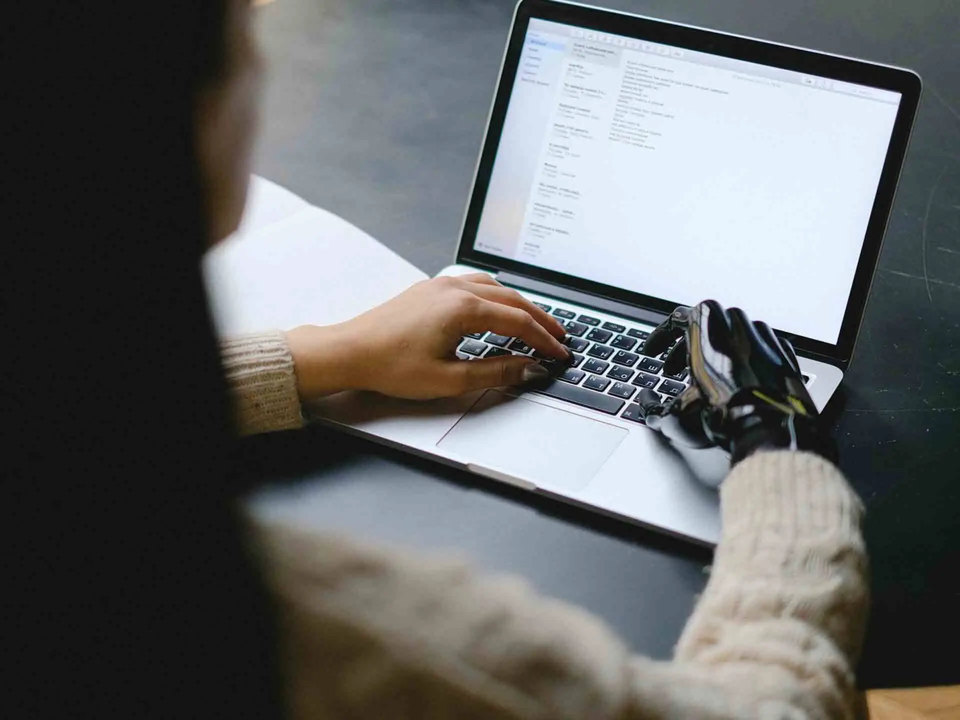 AI-assisted typing with bionic hand